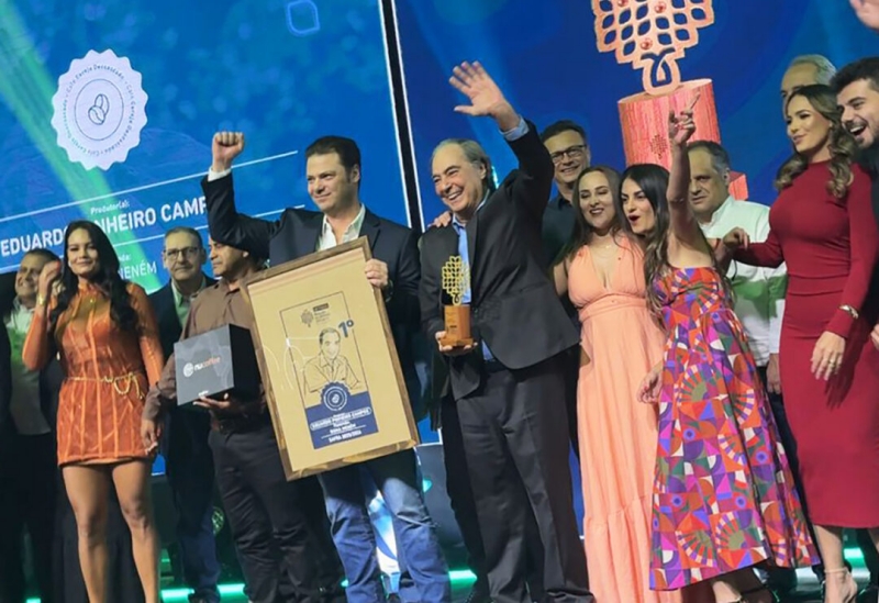 1o-lugar_categoria-cereja-descascado-Leilao-Cerrado-ok-Divulgacao-1024x703