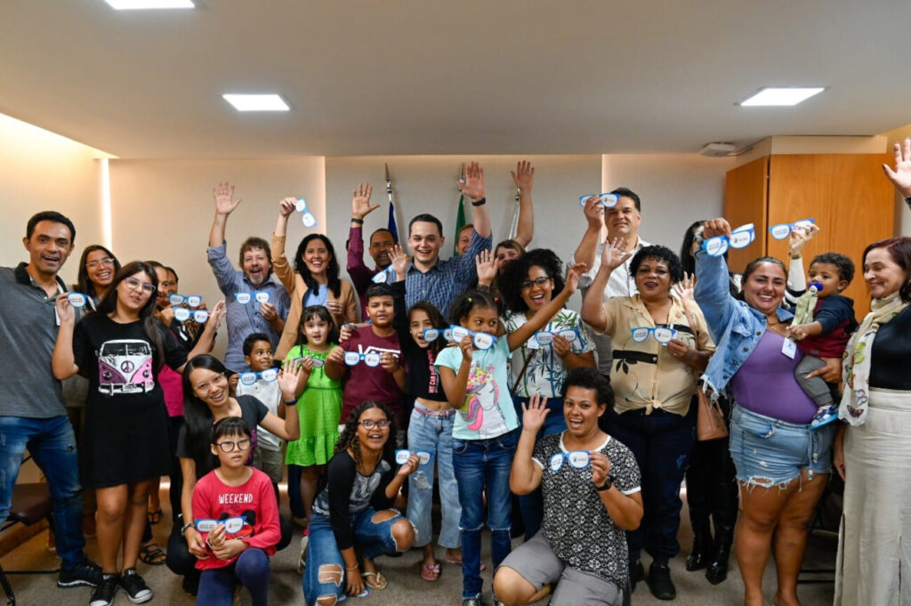 Entrega dos vouchers do programa Olhar Vitória
