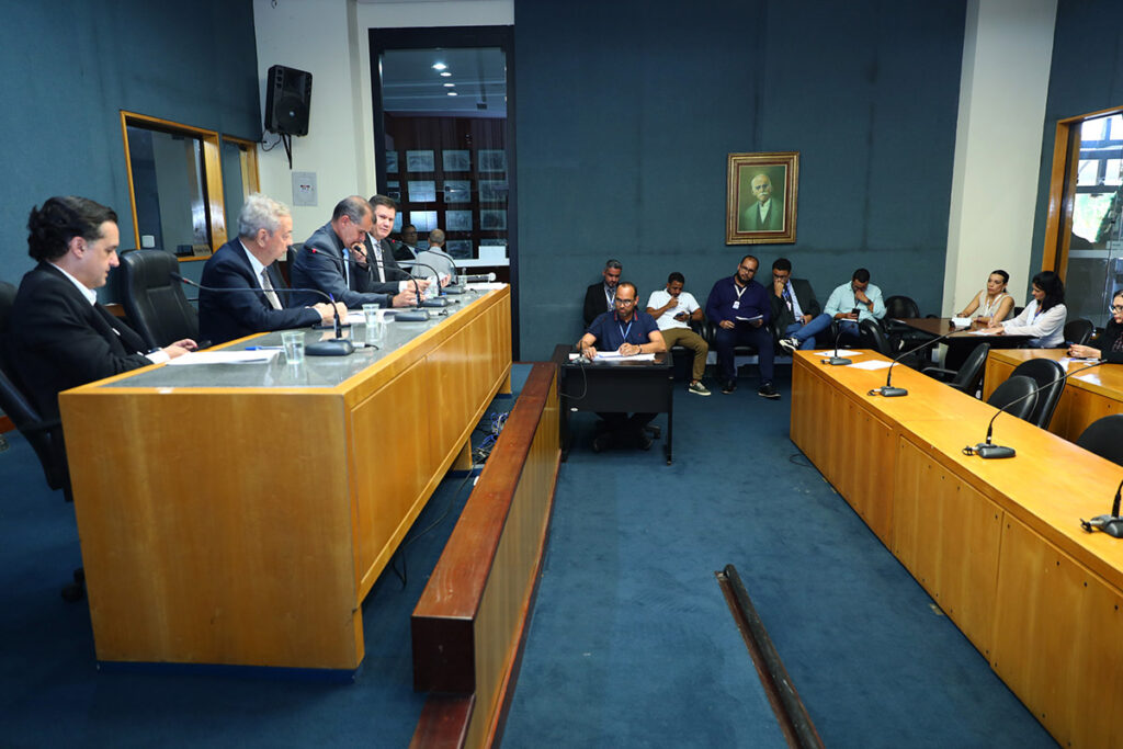 corpo_49815_ComEducHMR