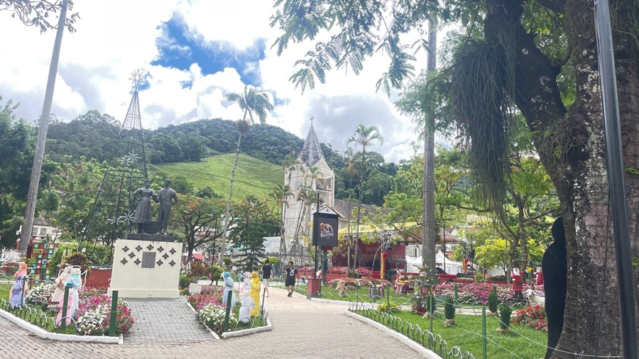 PRAÇA DE D.M- SUZANA