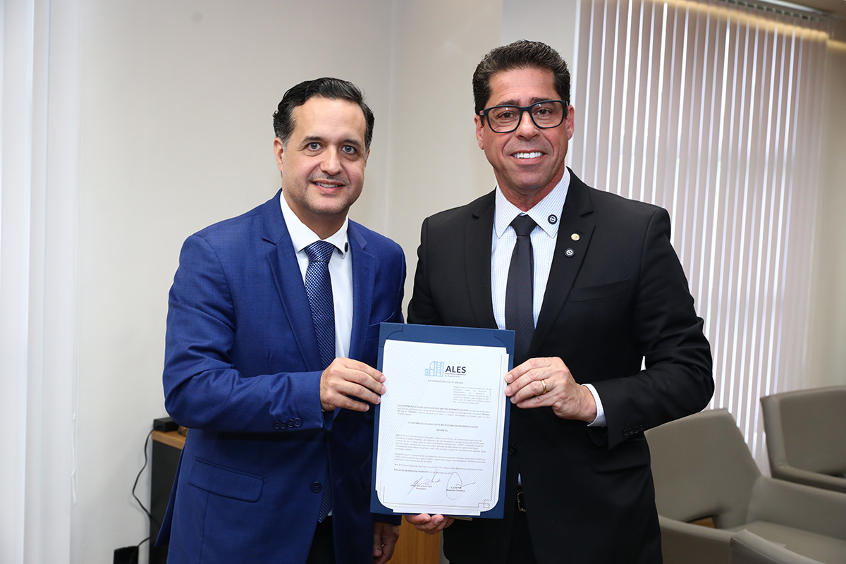 capa_49962_AssinaturaLei10122025LucasSCosta1