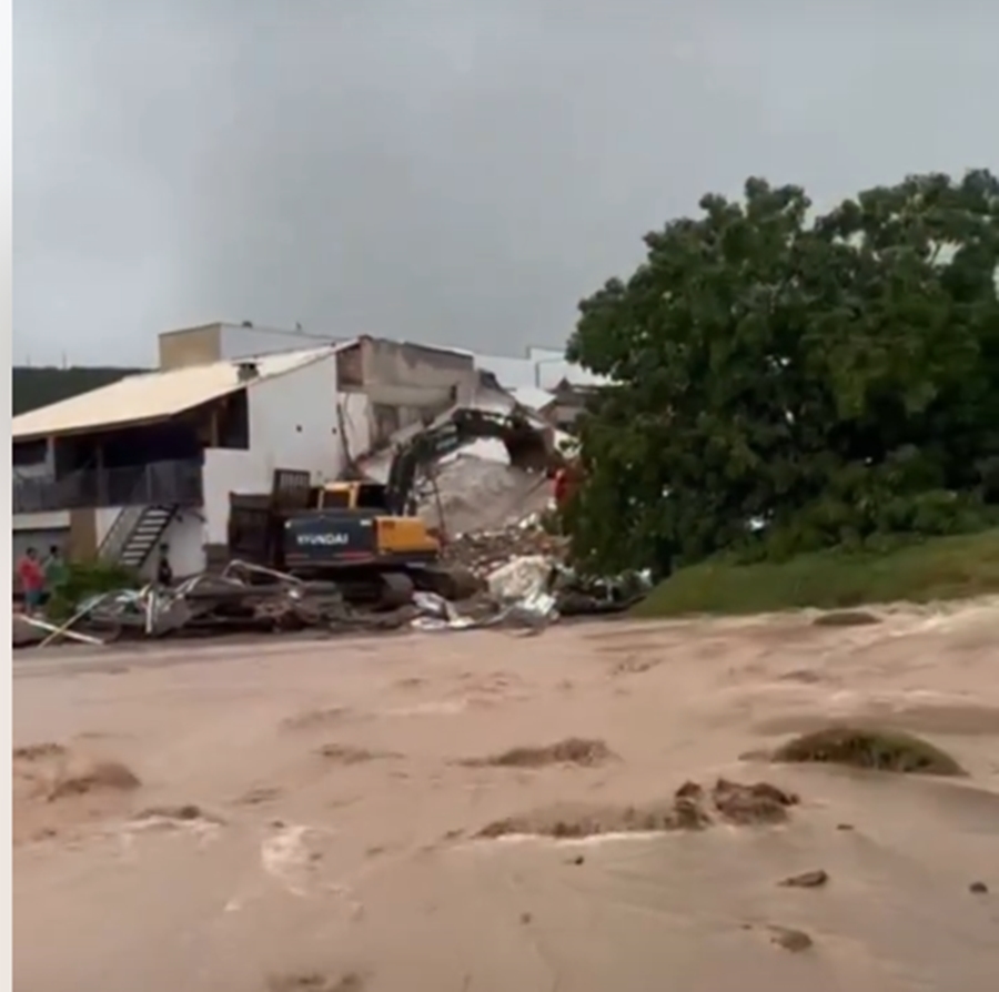casa que desabou-zona rural de Rio Bananal