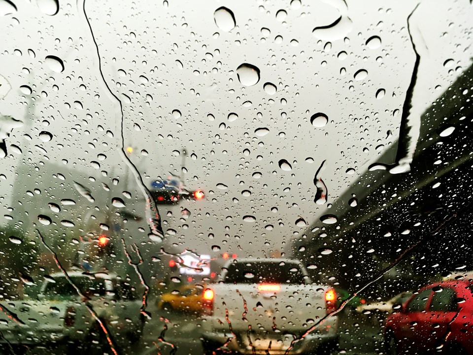 traffic-chuva- freepik