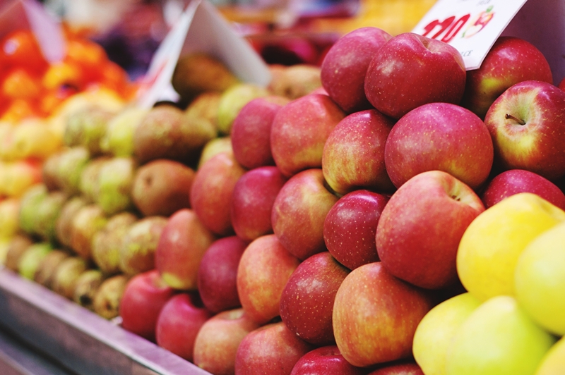 close-up-fruits-sale-market-stall