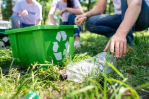 Brasil recicla apenas 4% do plástico produzido e especialistas alertam para consumo excessivo