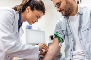 Hemoes faz apelo por doações diante da redução nos estoques de sangue