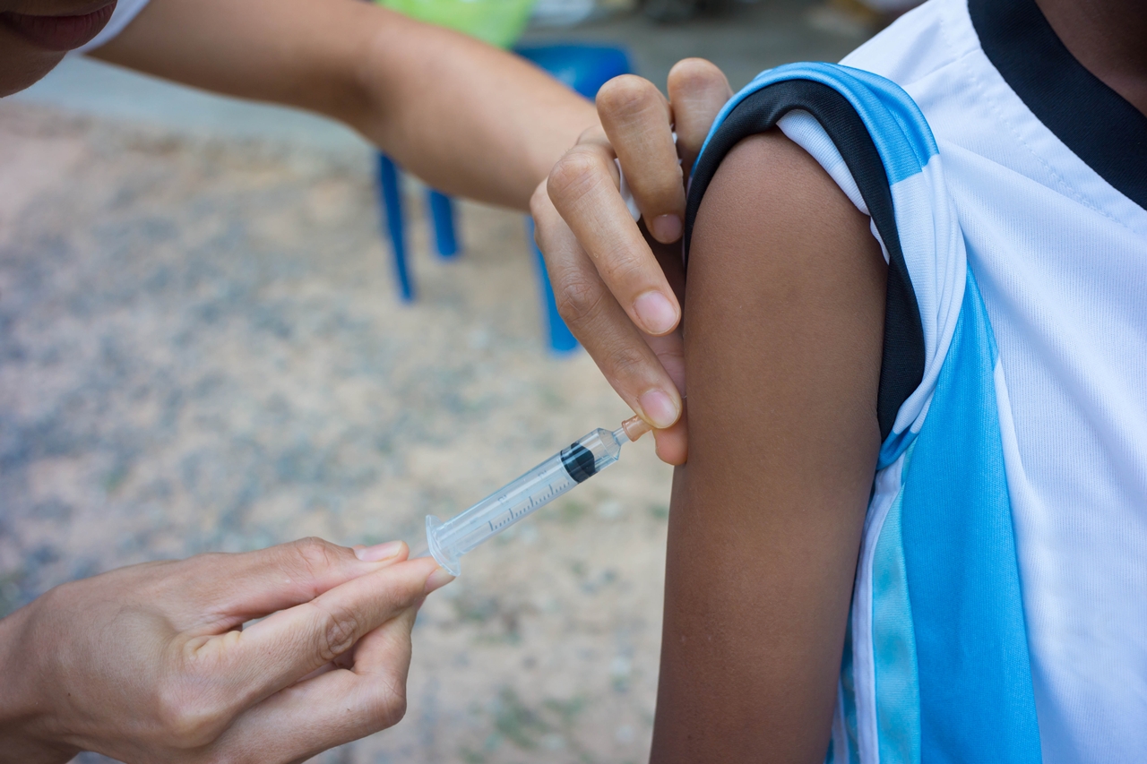 Selective focus,Doctor inject vaccine to patient.