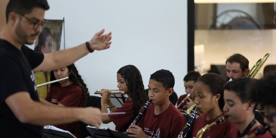 Alunos do Instituto Cultural das Montanhas. Foto Alexsandra Victório