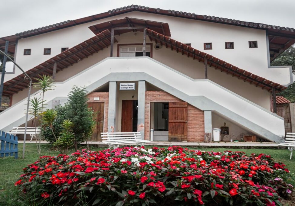 Biblioteca Angelina Lopes Tristão Domingos Martins