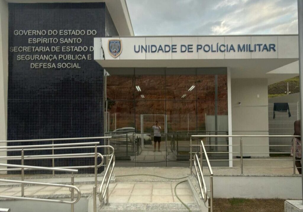 {CEDCC426-465A-E505-D3B3-3566D304BB5B}