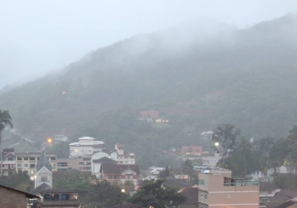 Chuva-neblina-Julio-Huber