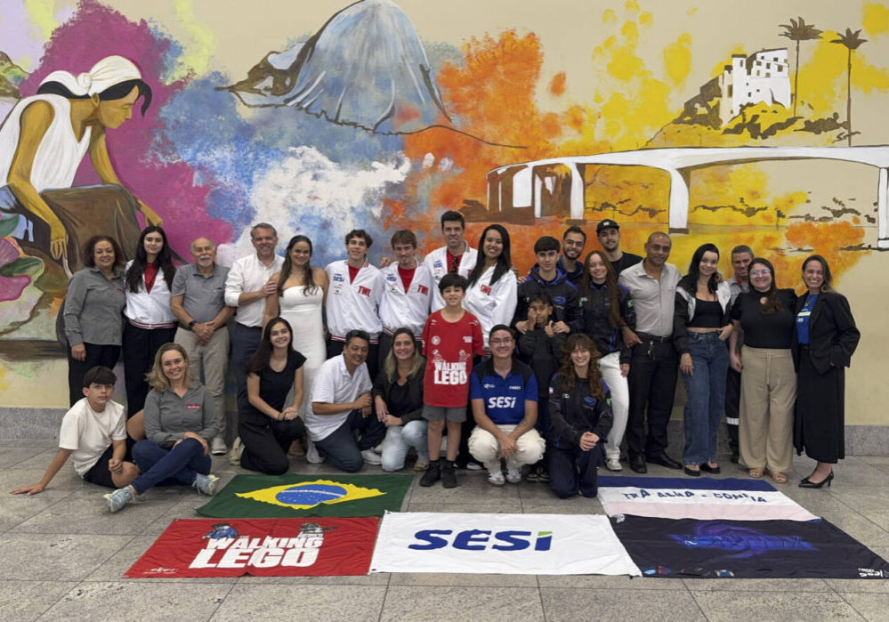 Delegação do SESI Espírito Santo no aeroporto de Vitória Foto - Divulgação - FINDES