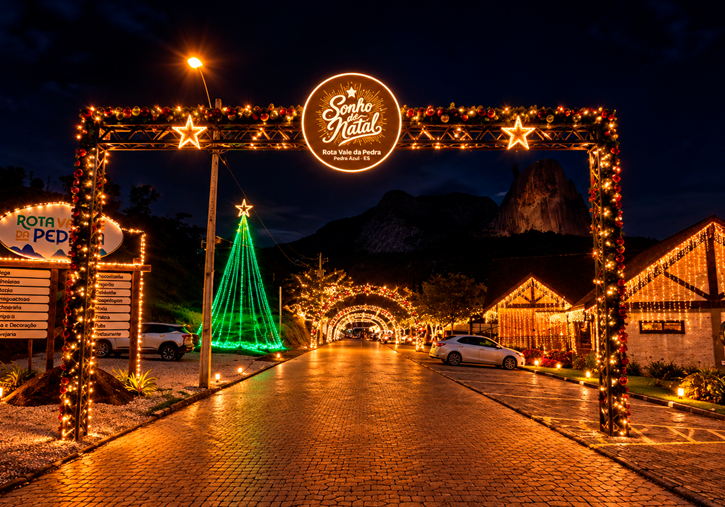 Sonho de Natal Pedra Azul - foto portal decorada