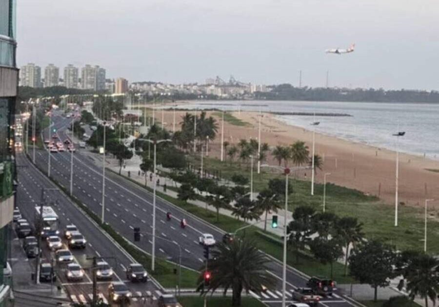 Vitoria-Praia-Espirito-Santo-Turismo-Julio-Huber-768x1024-2-768x693-2-768x693