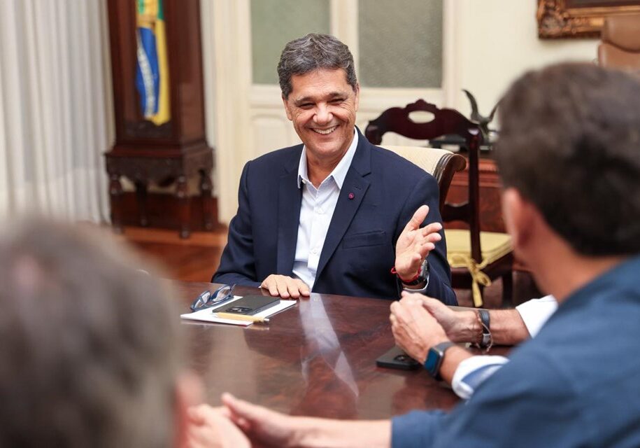 Ricardo Ferraço lidera primeiro encontro de trabalho com equipe de governo no Palácio Anchieta