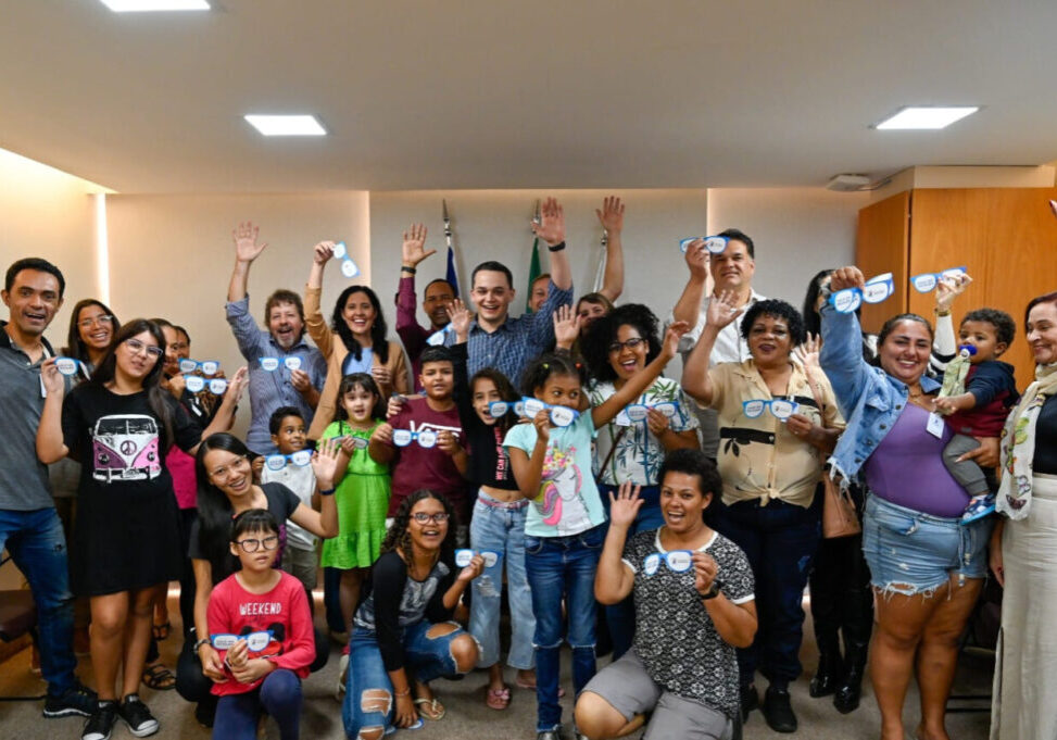 Entrega dos vouchers do programa Olhar Vitória