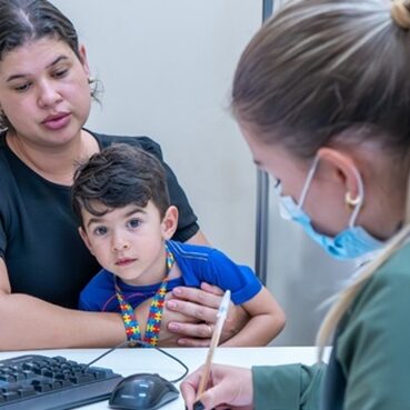 assistência em pessoas com TEA
