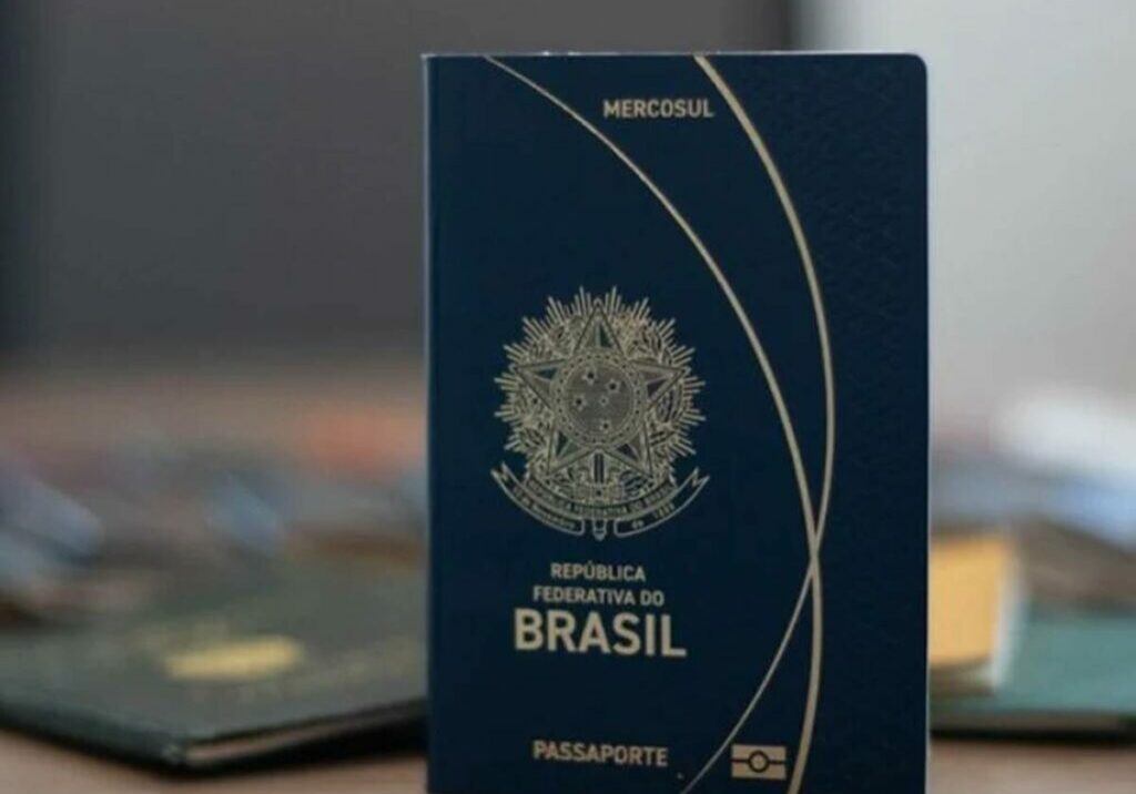 geral-25-04-ft-policia-federal-passaporte