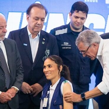 saúde anuncia vacina para profissionais